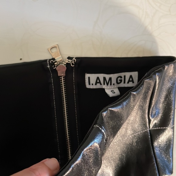 I AM GIA Finley Crop Top - Picture 4 of 5